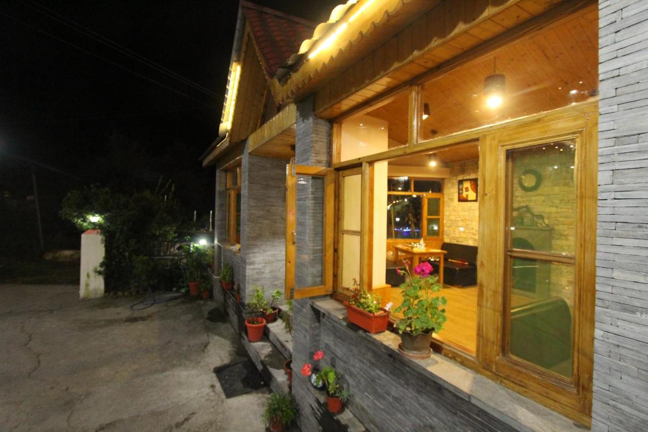 Holiday Hill Mountain View With Balcony แมคลอยด์กันจ์ ภายนอก รูปภาพ